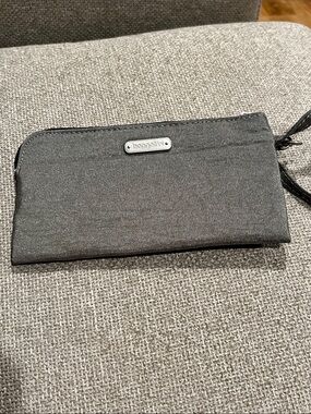 Baggallini RFID wristlet wallet